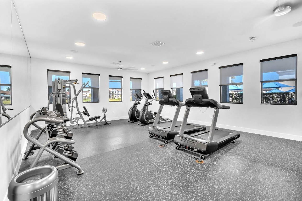 Vista Lago - Residential