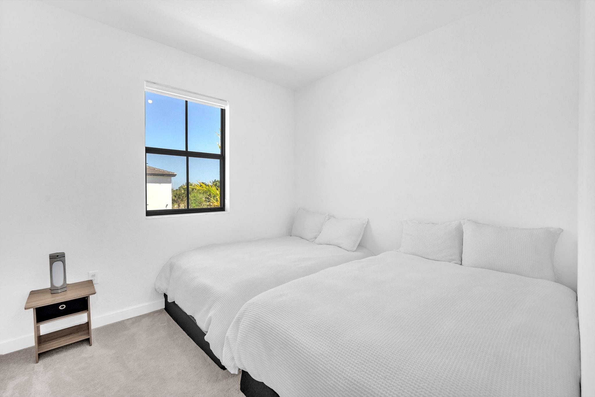 Vista Lago - Residential