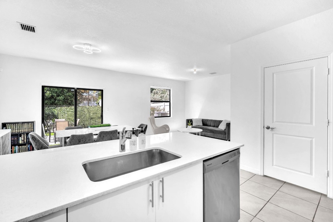 Vista Lago - Residential