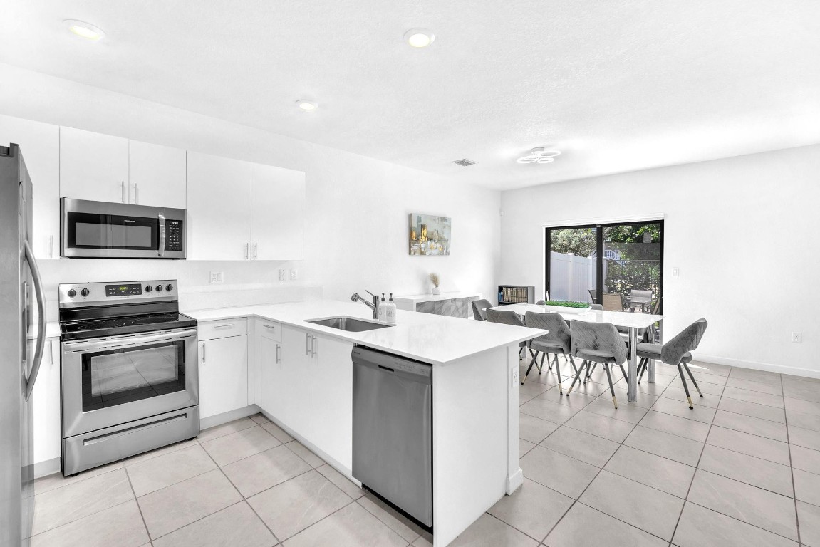 Vista Lago - Residential