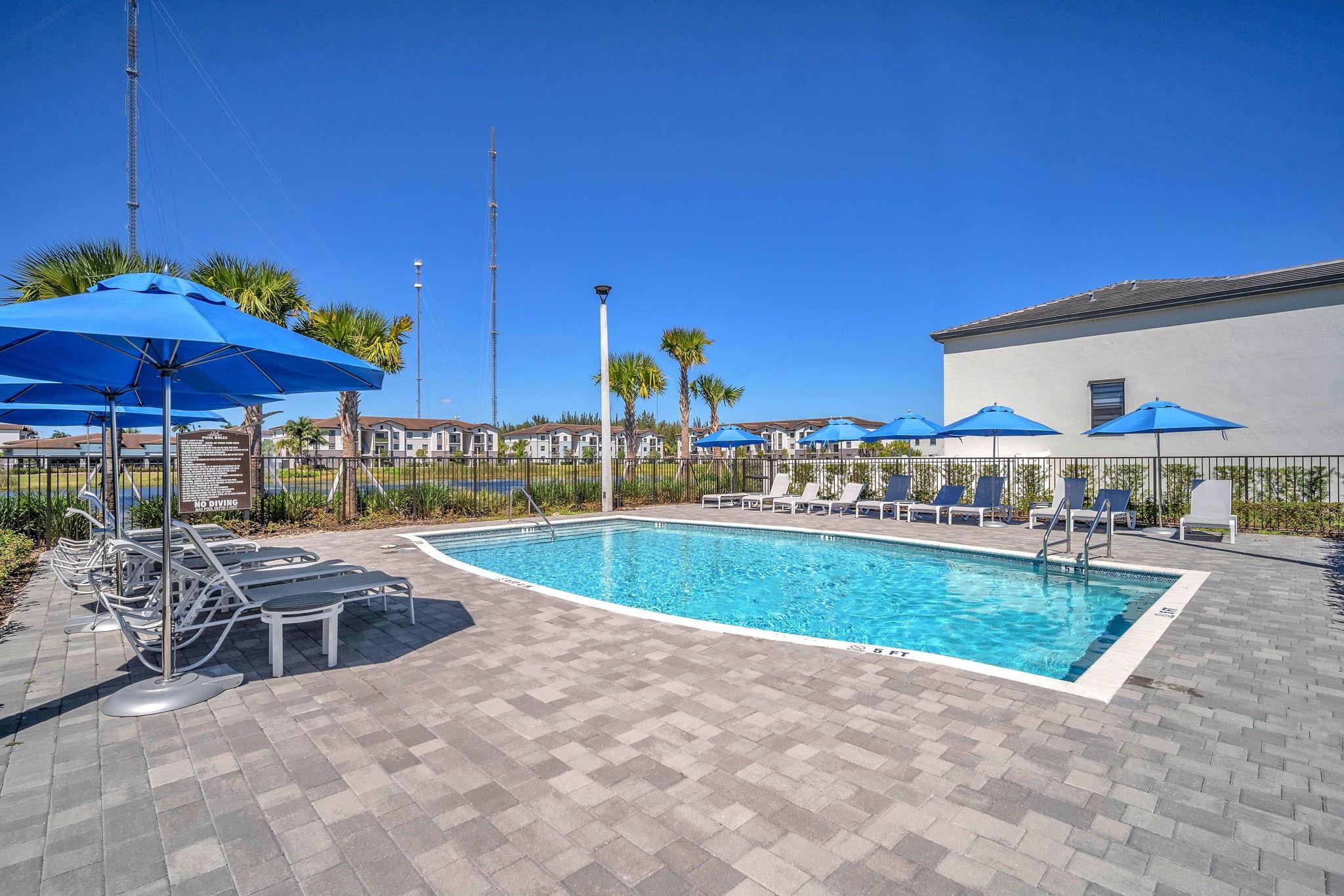 Vista Lago - Residential