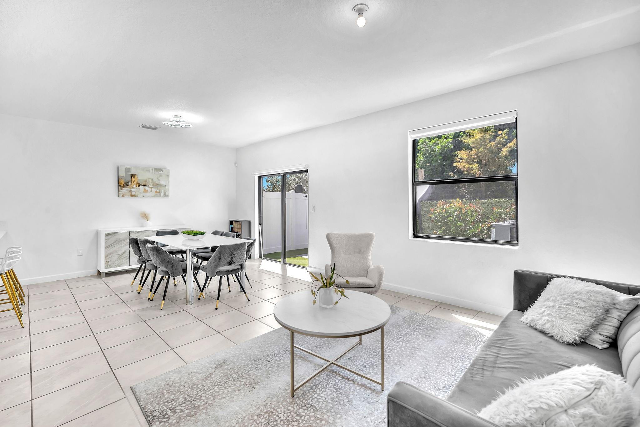 Vista Lago - Residential