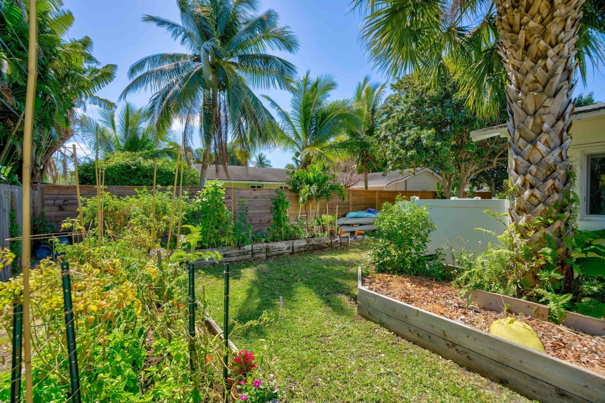 COUNTRY CLUB ADD TO VILLA - Residential Lease