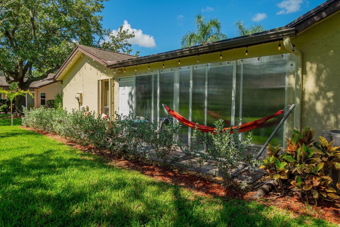 VILLAGE WALK - Residential