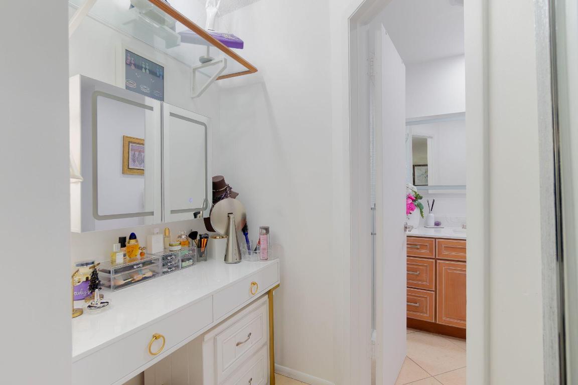 VILLAGE WALK - Residential