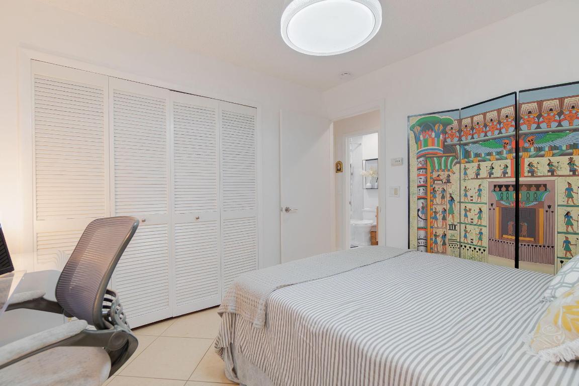 VILLAGE WALK - Residential