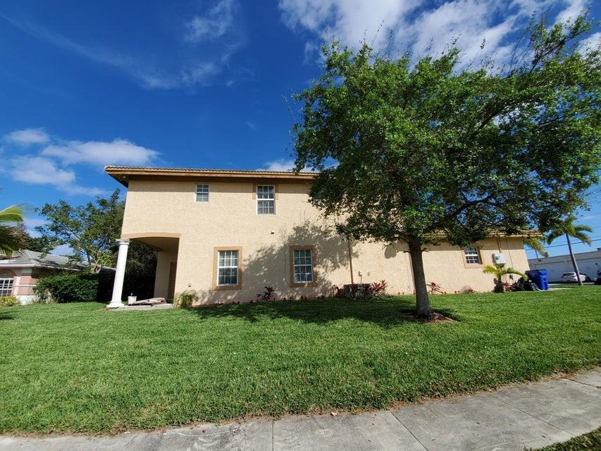 36-47-42 POR SE1/4 OF SE1 - Residential