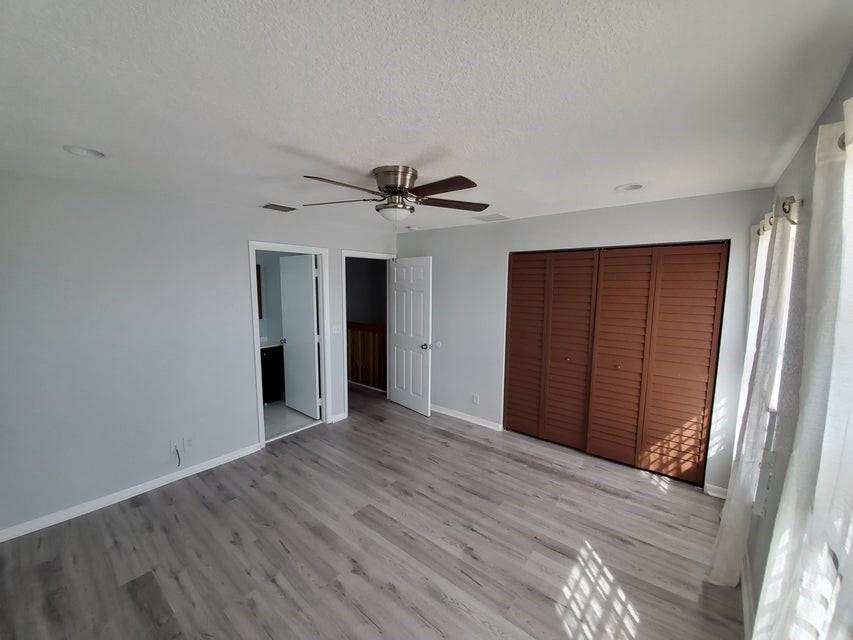 36-47-42 POR SE1/4 OF SE1 - Residential