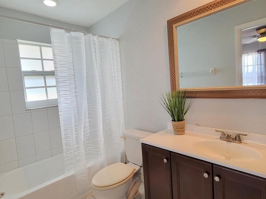 36-47-42 POR SE1/4 OF SE1 - Residential