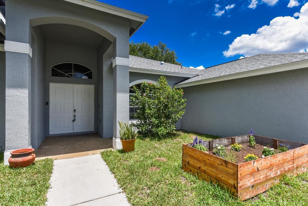 Photo of 631 SW Sandbar Terrace, Port Saint Lucie, FL 34953 (MLS # B26022452)