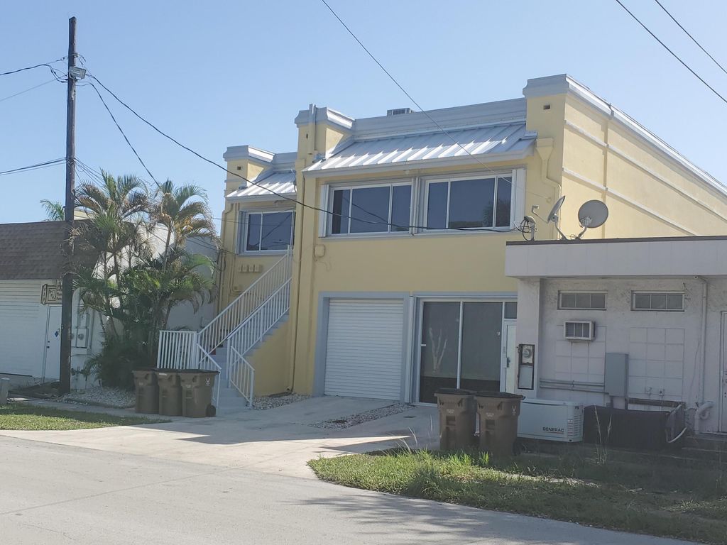 Photo of 837 SE 8th Avenue SE #203, Deerfield Beach, FL 33441 (MLS # R11163626)