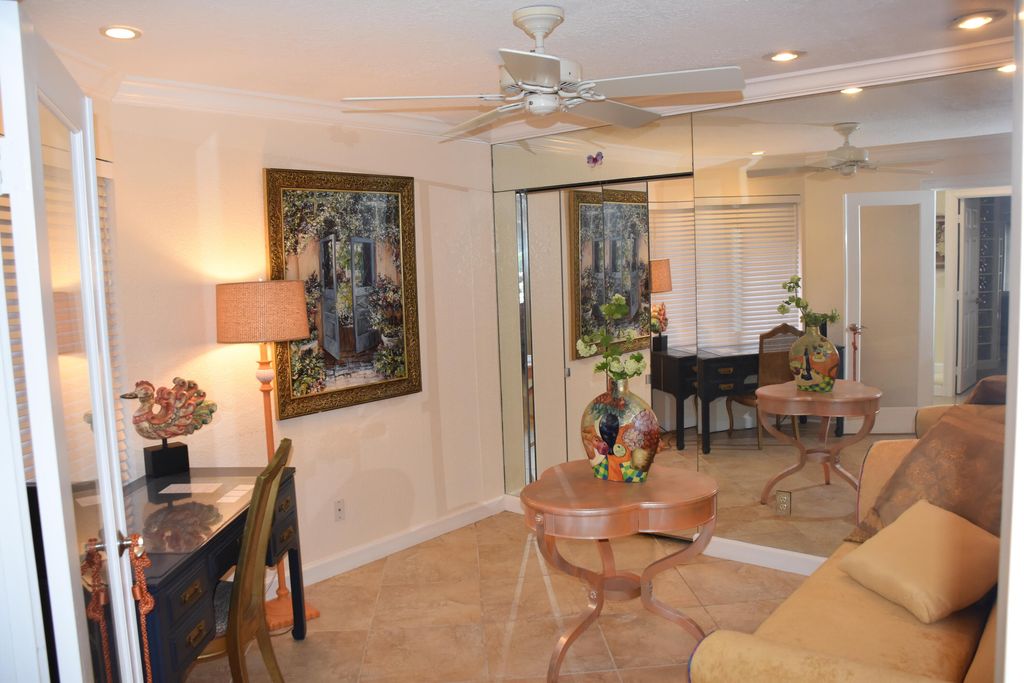 Photo of 11 N Ironwood Way Way N, Palm Beach Gardens, FL 33418 (MLS # B26022384)