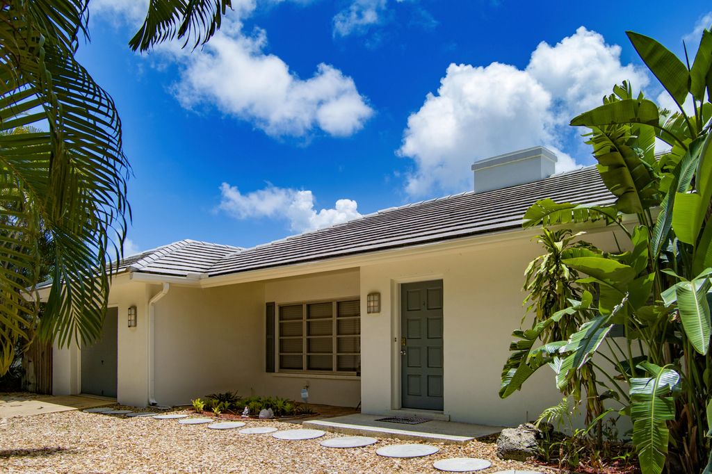 Photo of 1348 SW 4th Street, Boca Raton, FL 33486 (MLS # B26032939)