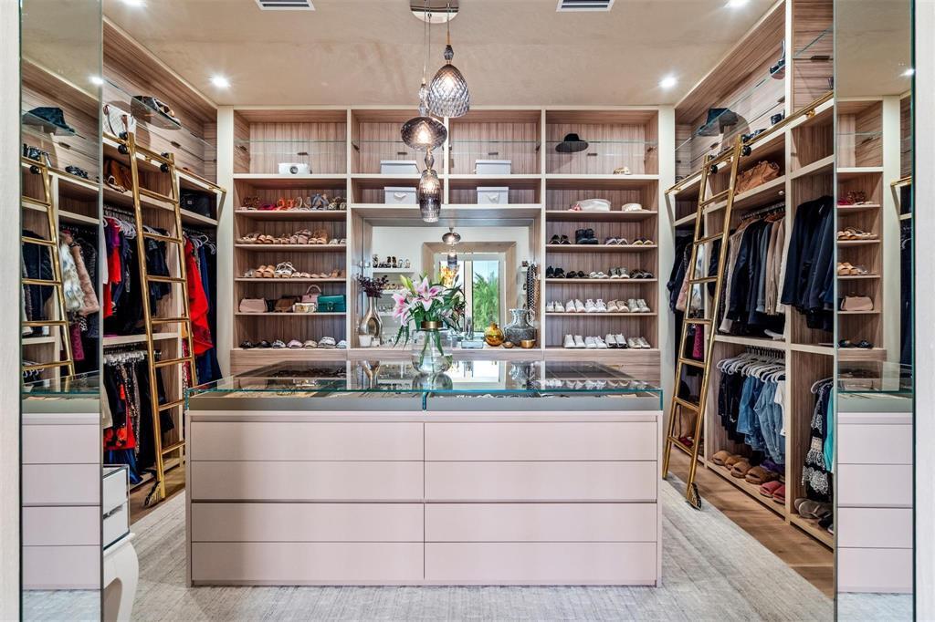 ISLA BAHIA - Residential