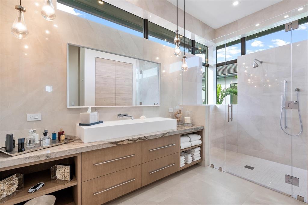 ISLA BAHIA - Residential