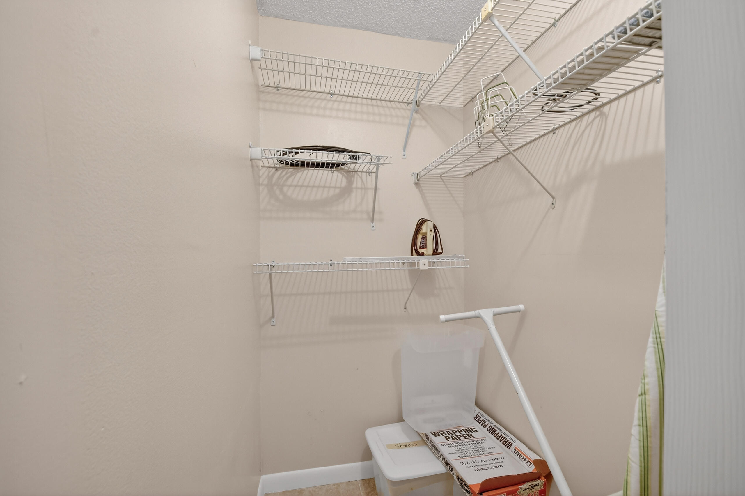 GOLDEN LAKES VILLAGE CONDO G - Residential