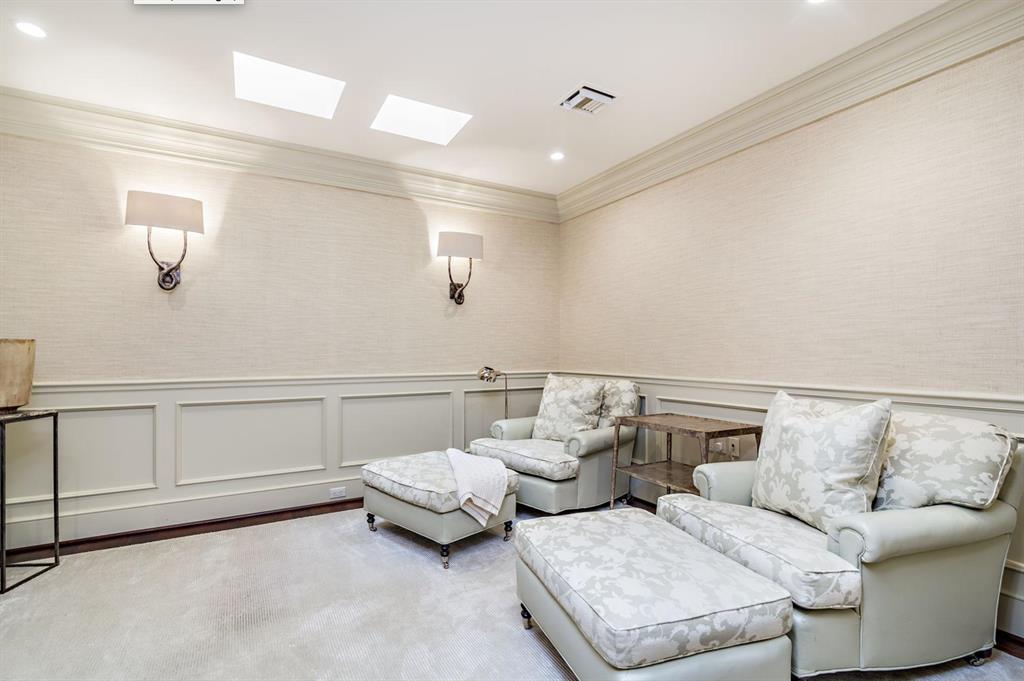 ROYAL PARK - Residential