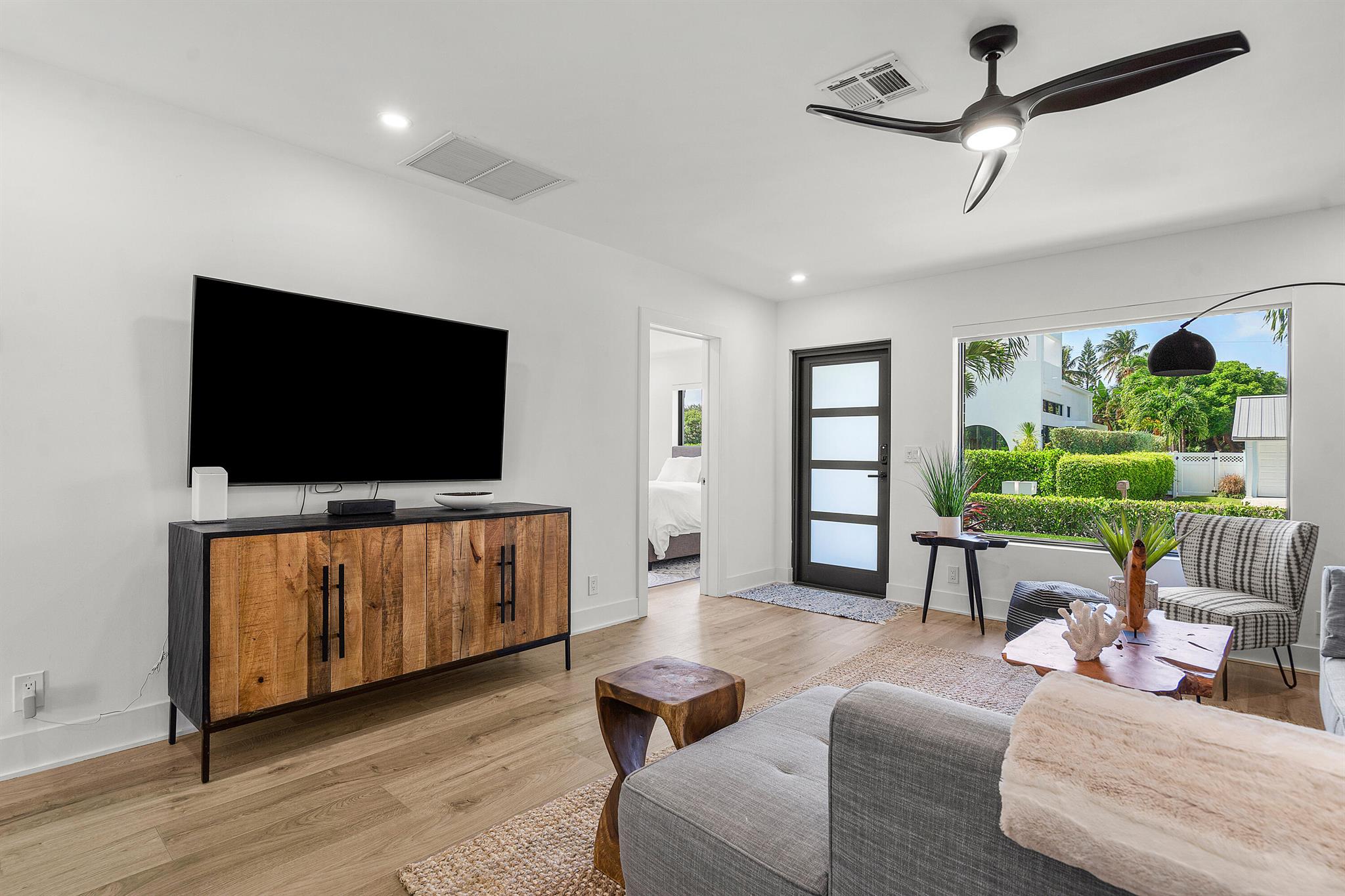 SHORE VIEW - Residential Lease