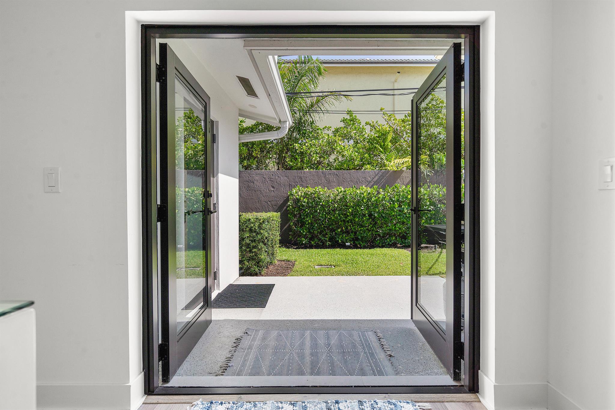 SHORE VIEW - Residential Lease