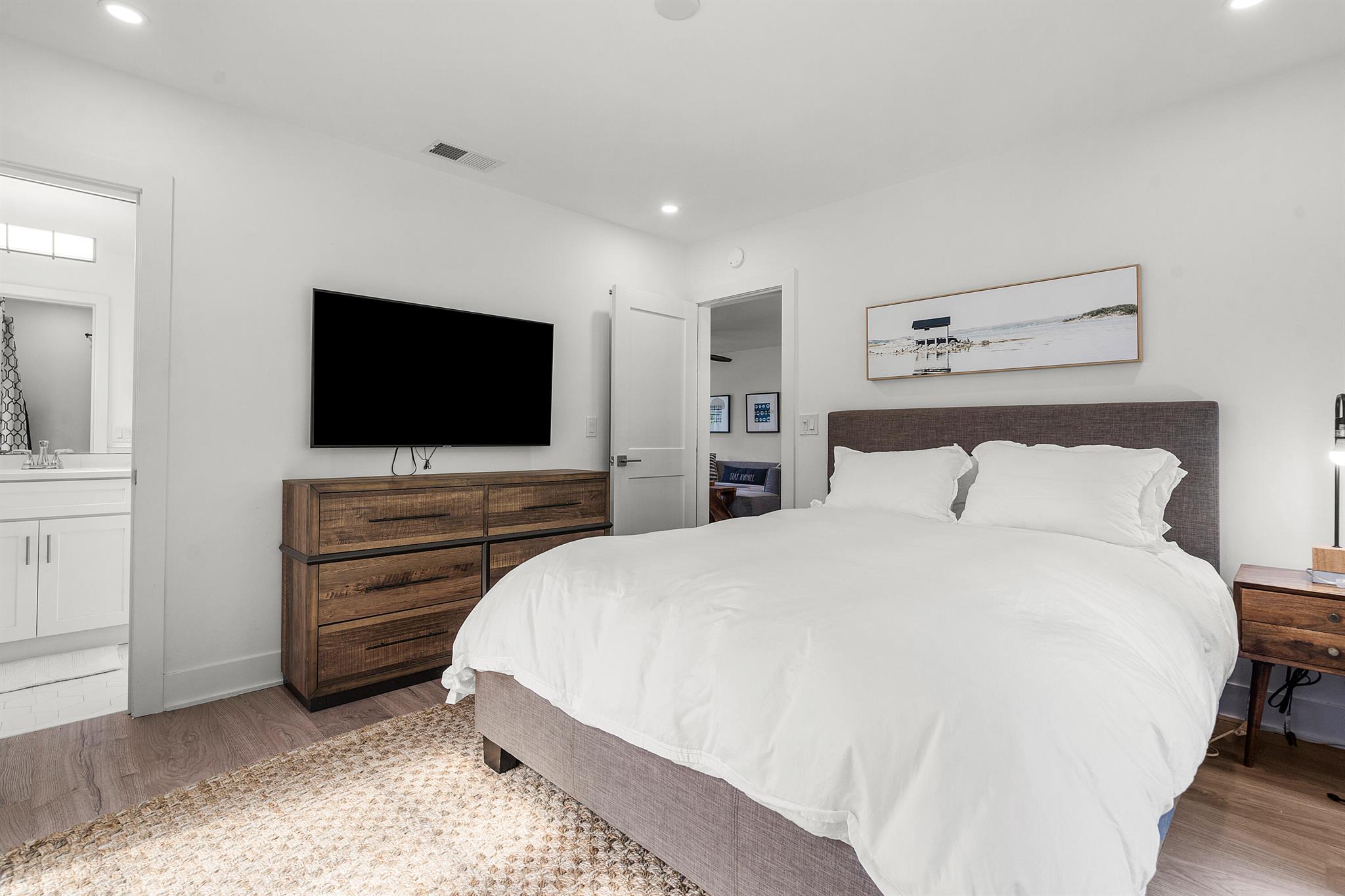 SHORE VIEW - Residential Lease