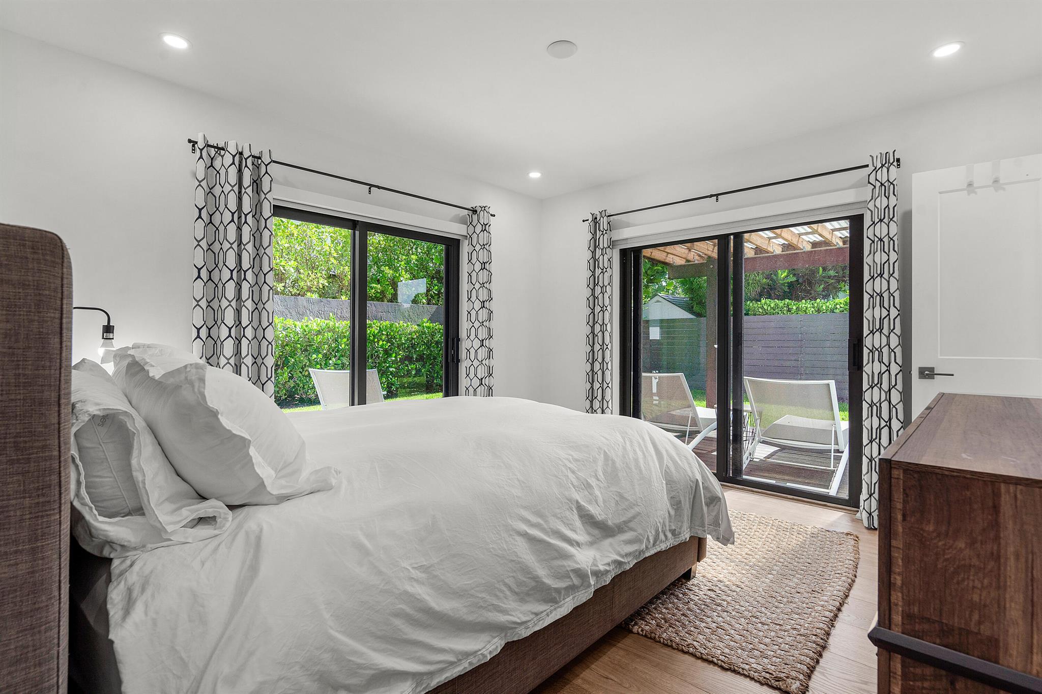 SHORE VIEW - Residential Lease