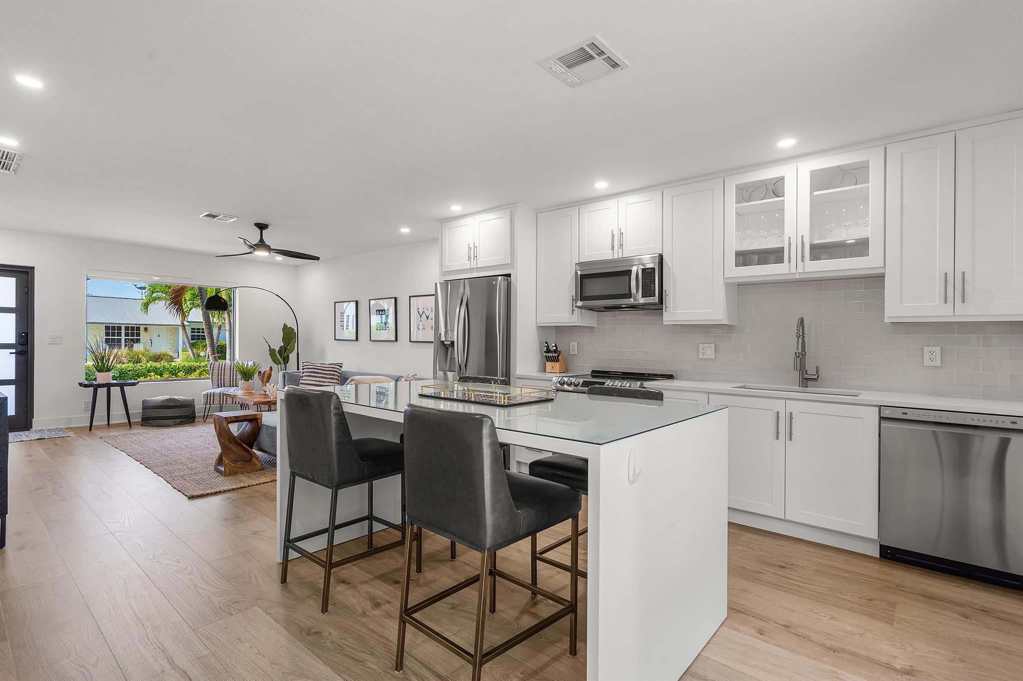 SHORE VIEW - Residential Lease