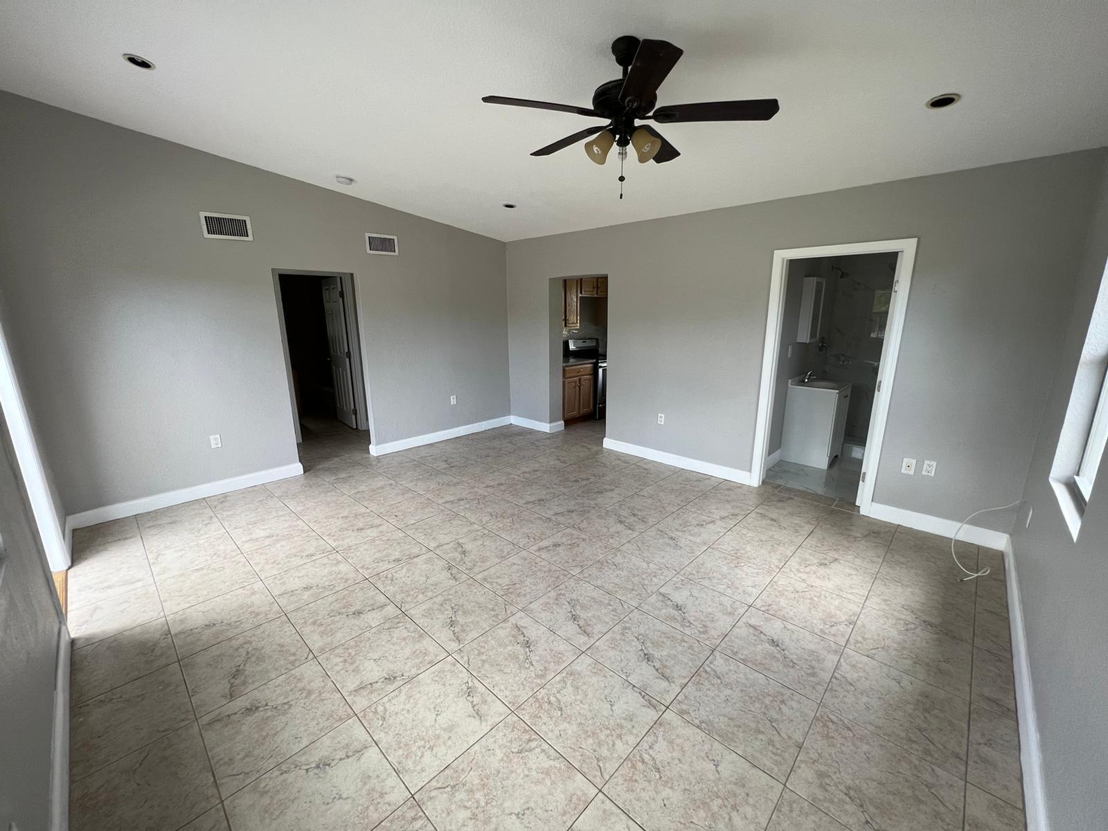 BREEZY ACRES - Residential Lease