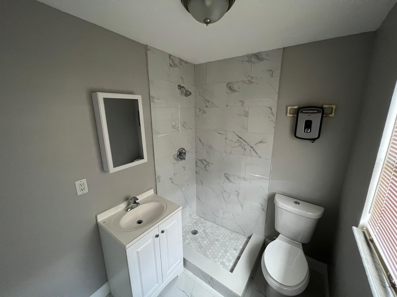 BREEZY ACRES - Residential Lease