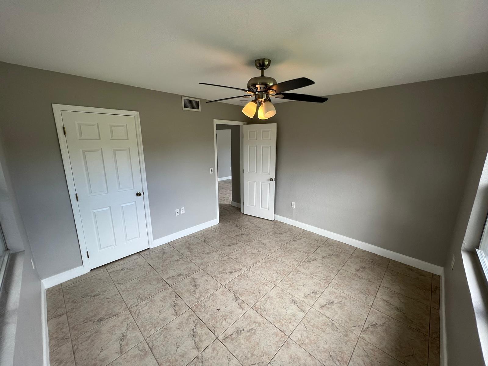 BREEZY ACRES - Residential Lease
