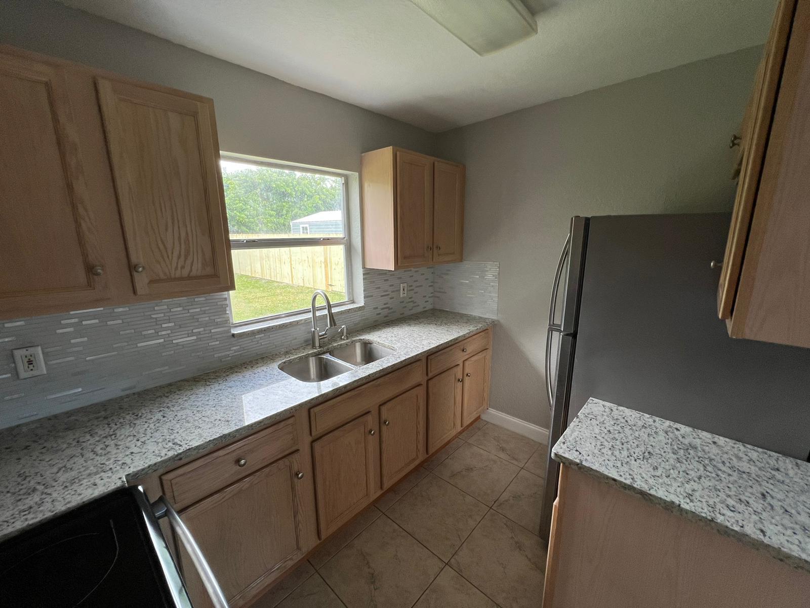 BREEZY ACRES - Residential Lease