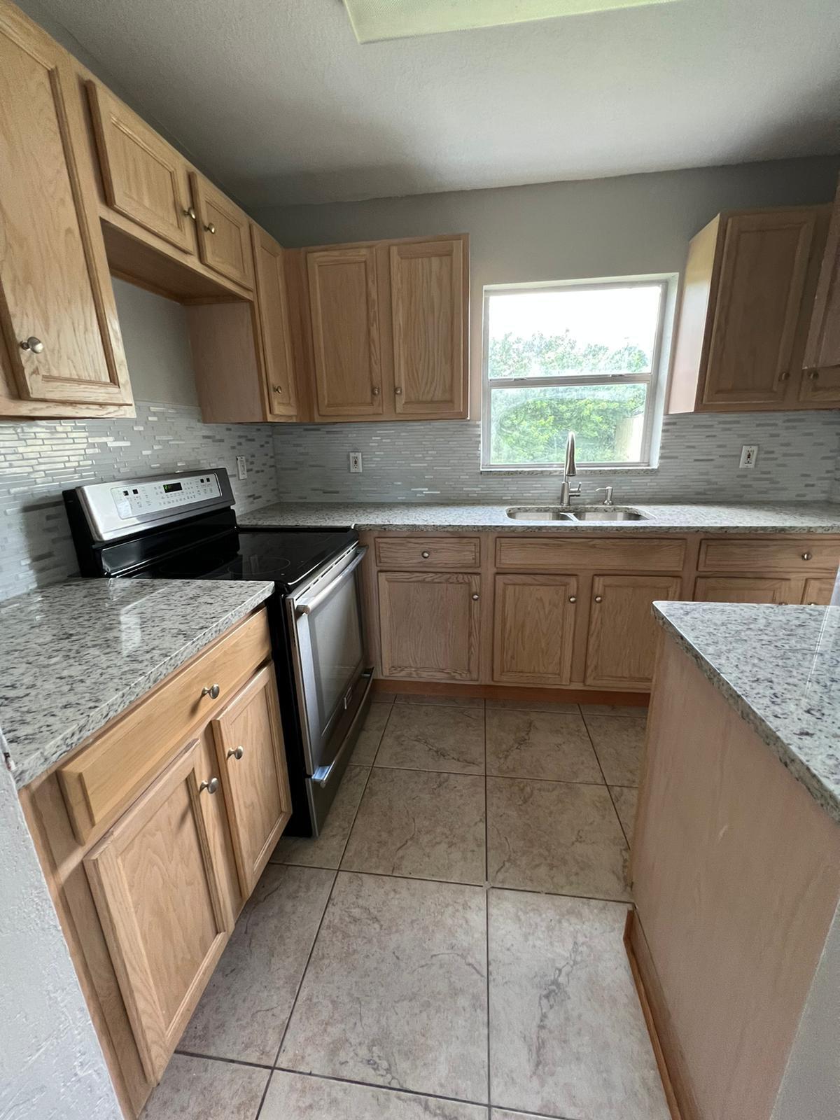 BREEZY ACRES - Residential Lease