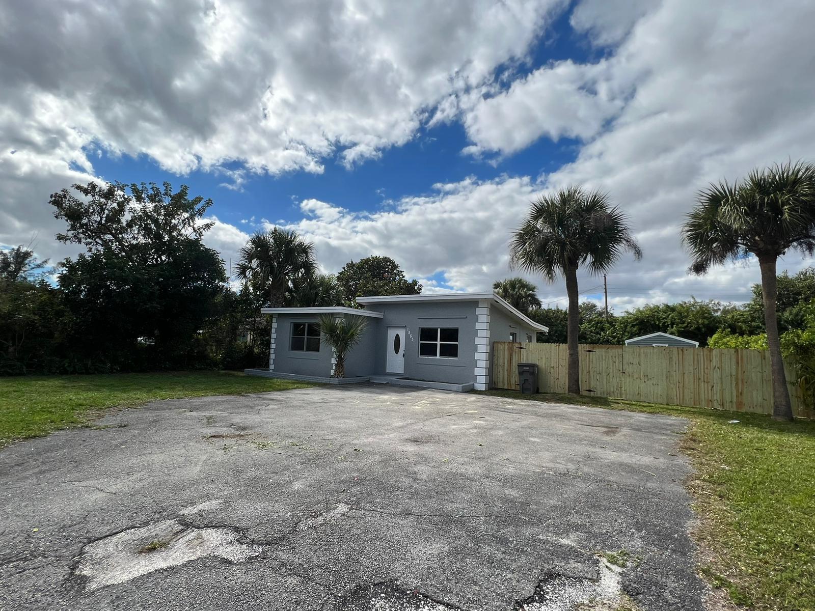 BREEZY ACRES - Residential Lease