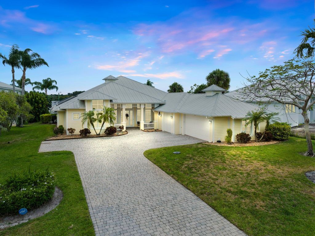 Photo of 1002 SE Kitching Cove Lane, Port Saint Lucie, FL 34952 (MLS # R10991609)