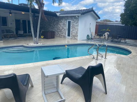 Tiny photo for 5424 Garfield Street, Hollywood, FL 33021 (MLS # B26049650)