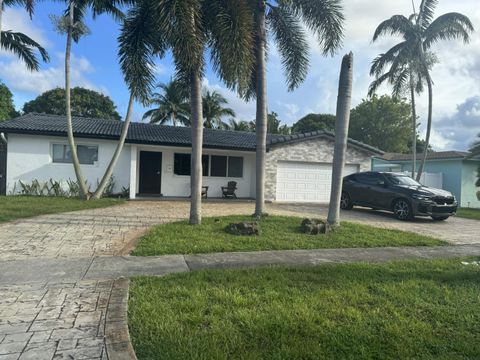 Tiny photo for 5424 Garfield Street, Hollywood, FL 33021 (MLS # B26049650)