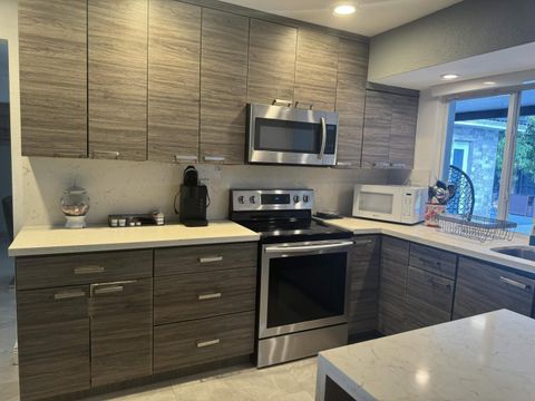 Tiny photo for 5424 Garfield Street, Hollywood, FL 33021 (MLS # B26049650)