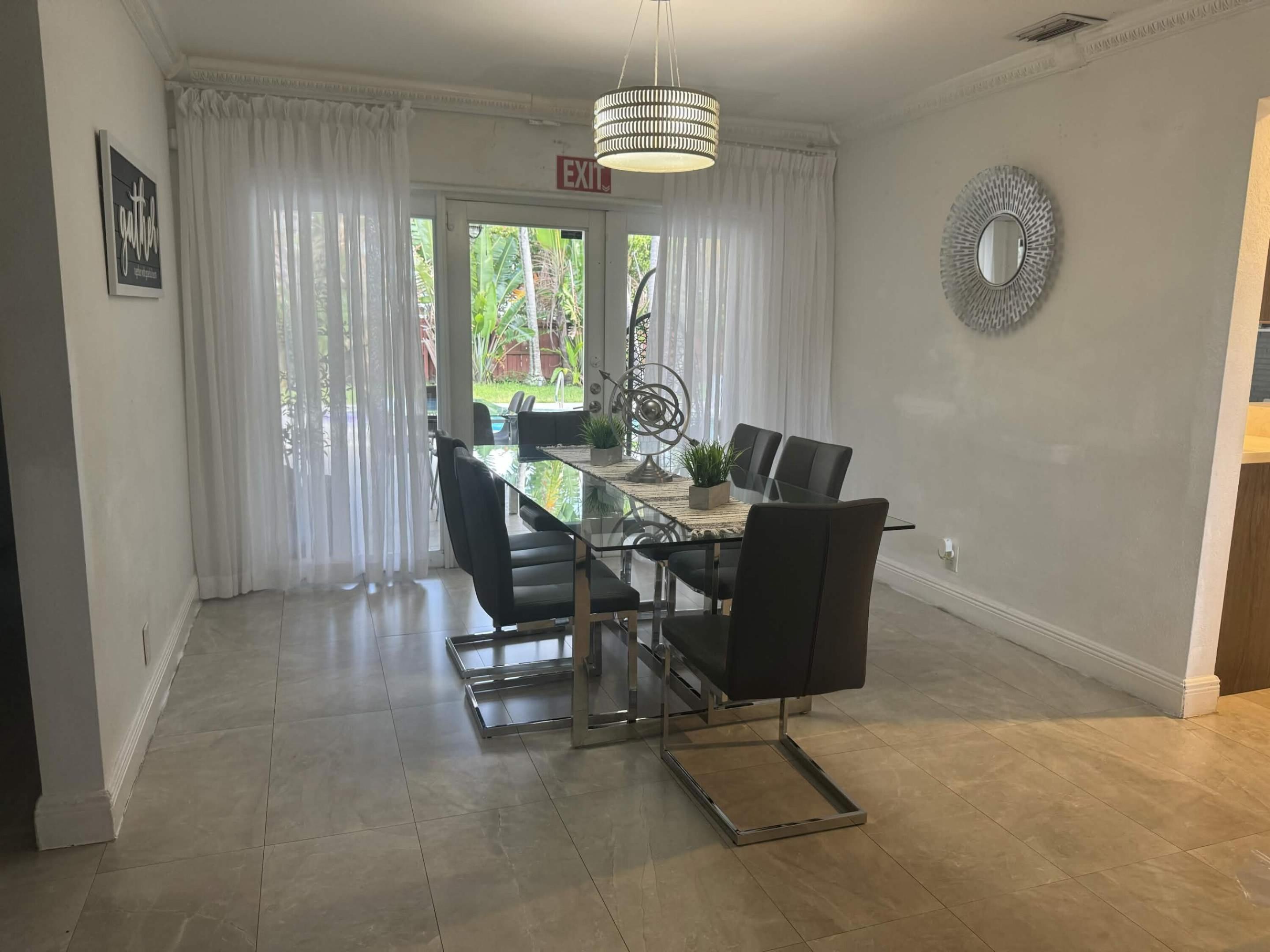 5424 Garfield Street, Hollywood FL 33021