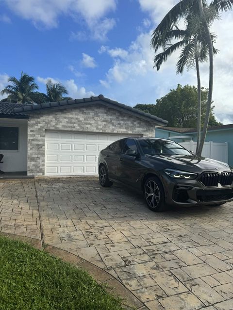 Tiny photo for 5424 Garfield Street, Hollywood, FL 33021 (MLS # B26049650)