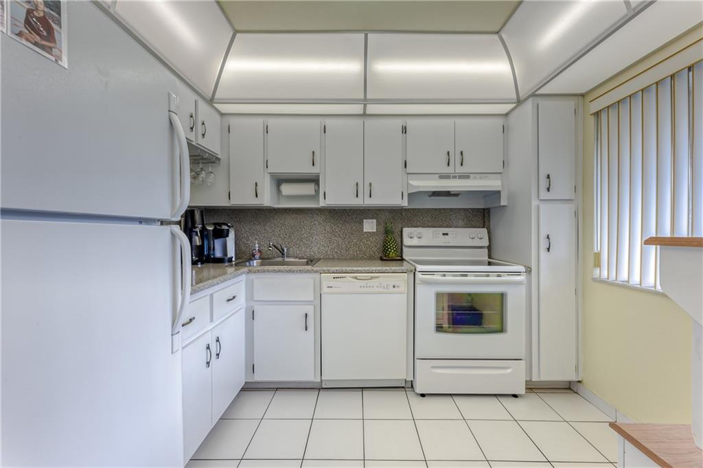 LAS VISTAS CONDOS - Residential