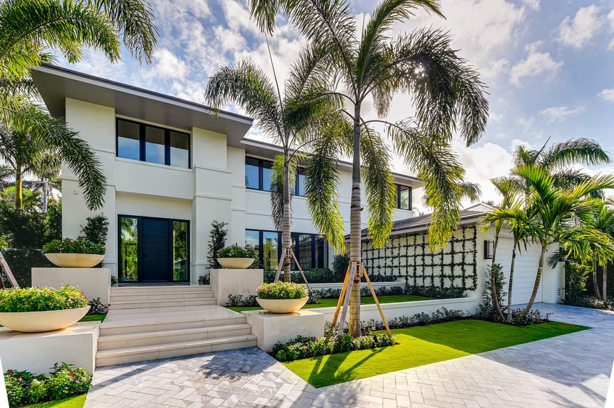 Bel Air meets Palm Beach.  Chic and Sophisticated new contemporary. Developed by Goodnough, Shrestha & Adams.
3 or 4 bedrooms, 5.5 bathrooms, walk to everything!  Close to beach.