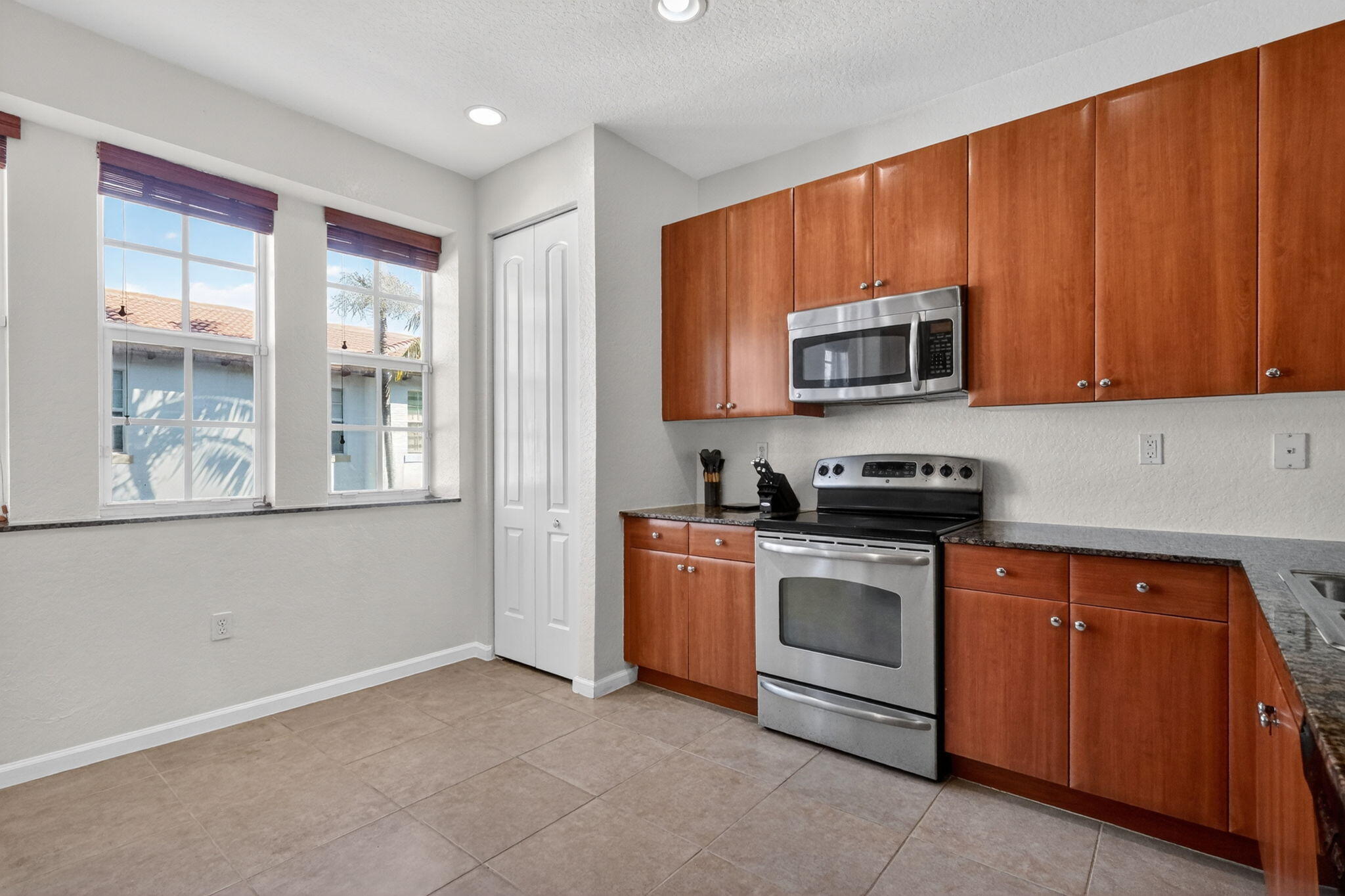 MONTCLAIR CONDO - Residential