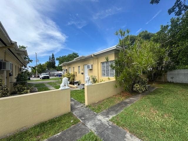 Photo of 1705 MOFFETT Street #C, Hollywood, FL 33020 (MLS # B26062479)