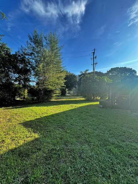 A home in Lake Worth