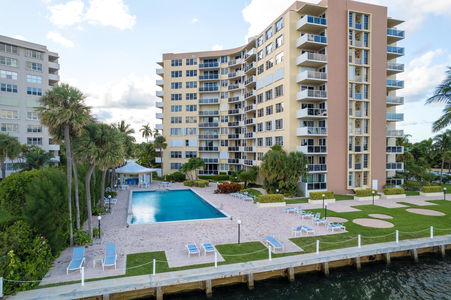 LA FONTANA APTS OF PALM BEACH INC - Residential
