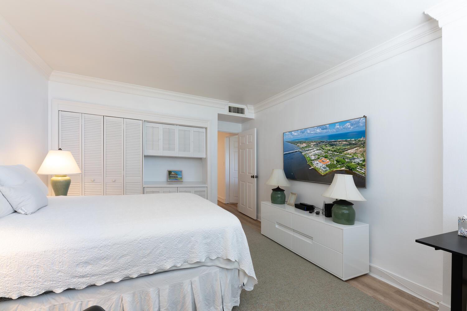 LA FONTANA APTS OF PALM BEACH INC - Residential