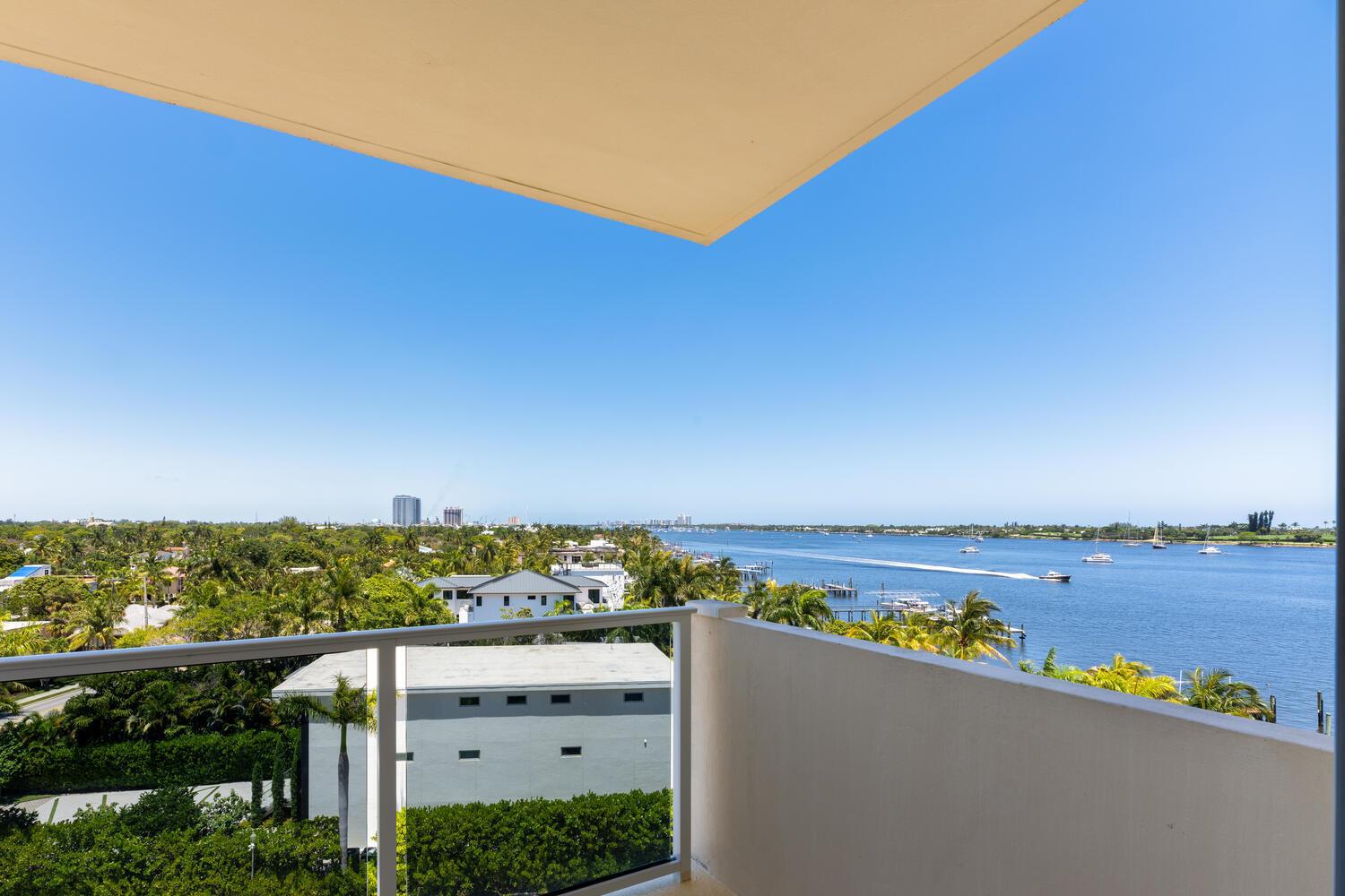 LA FONTANA APTS OF PALM BEACH INC - Residential