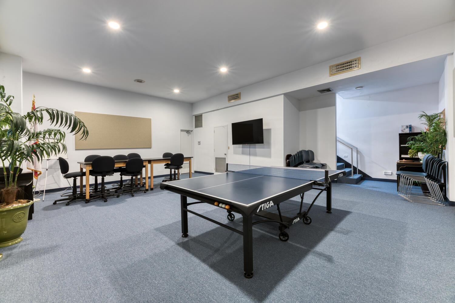 LA FONTANA APTS OF PALM BEACH INC - Residential