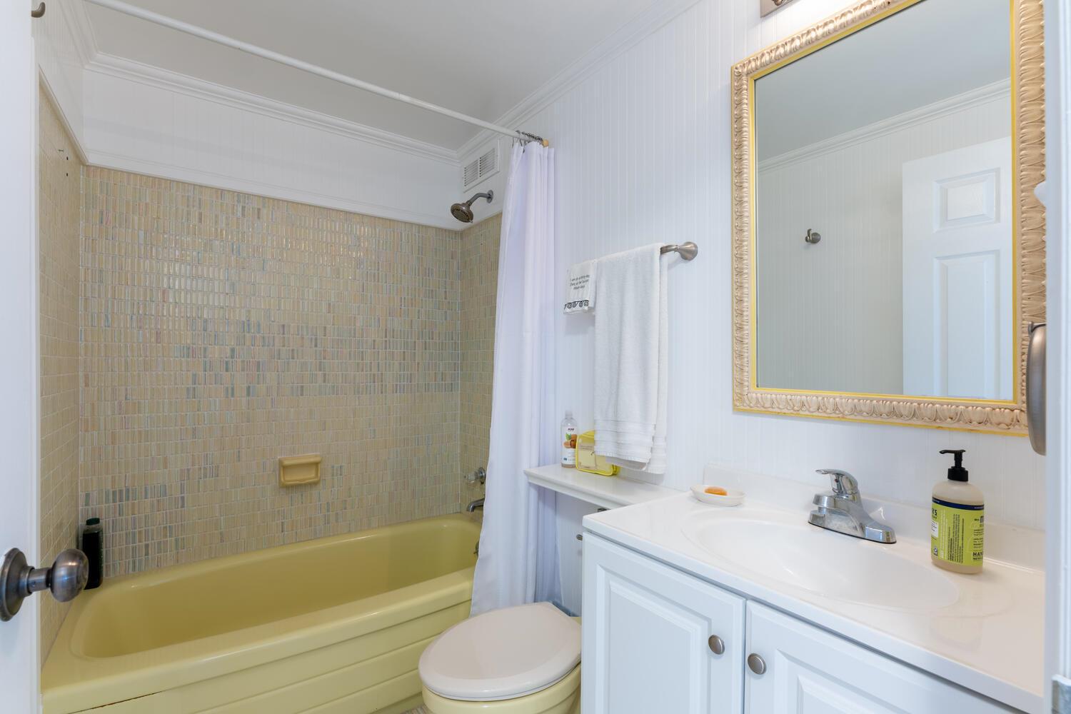 LA FONTANA APTS OF PALM BEACH INC - Residential