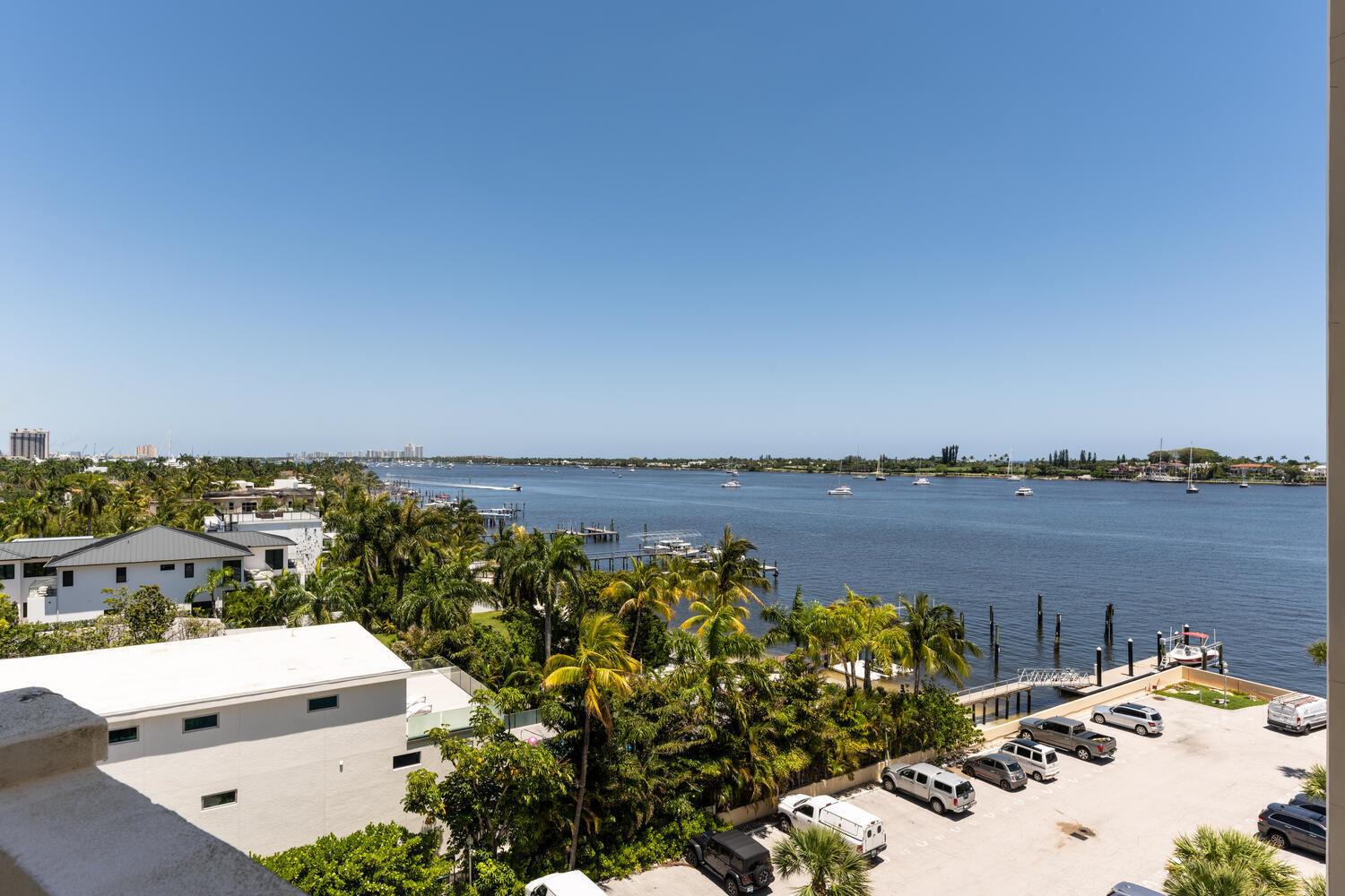 LA FONTANA APTS OF PALM BEACH INC - Residential