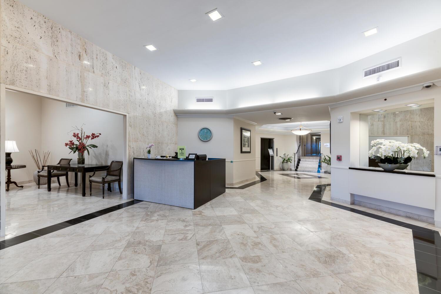 LA FONTANA APTS OF PALM BEACH INC - Residential